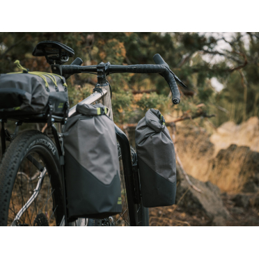 Sacoches de fourche Old Man Mountain Hemlock avec Flip Cages