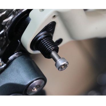 Axe thru-axle Minoura Davos avec filetage pour rack 