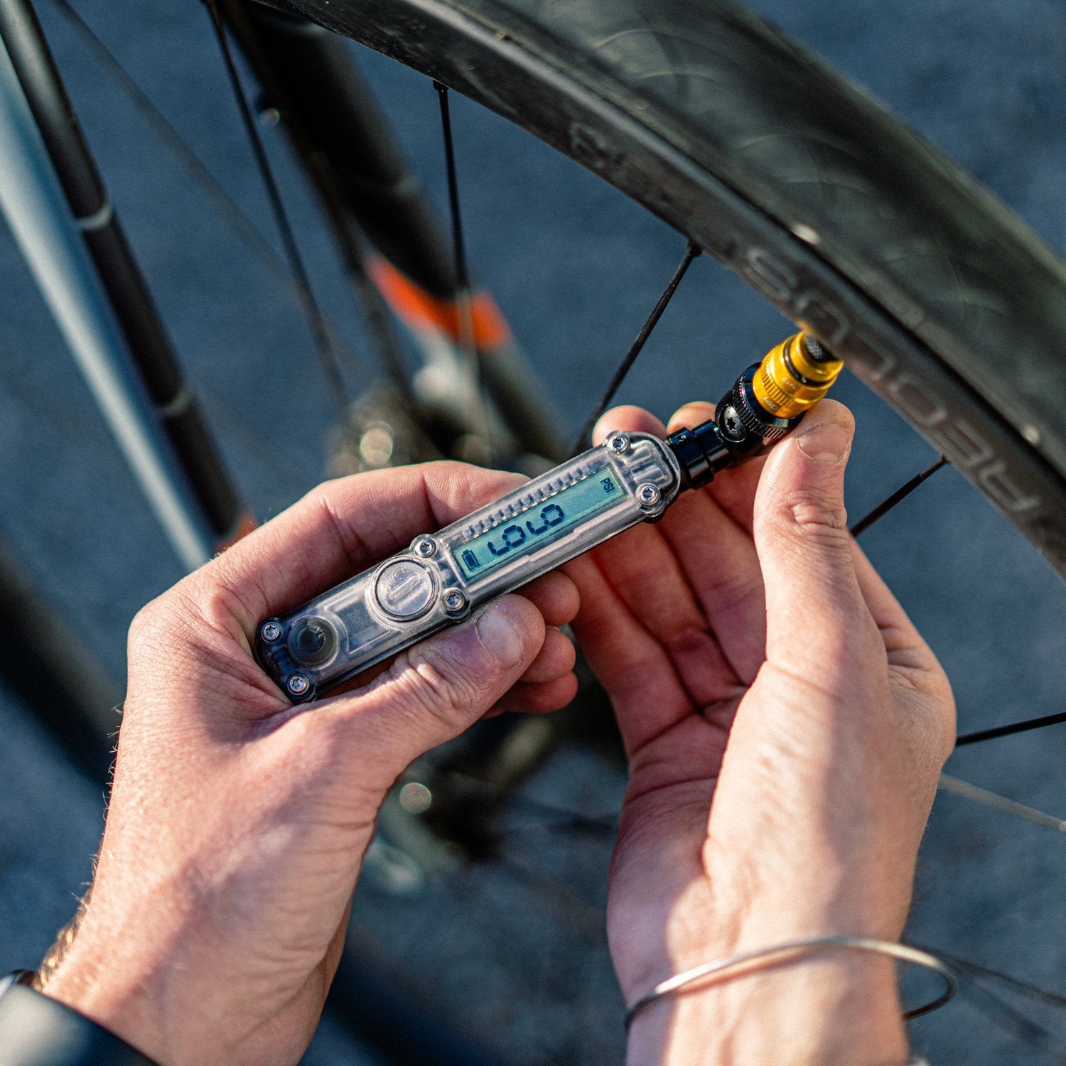 Manómetro de neumáticos de bicicleta Lezyne Digital Check Drive