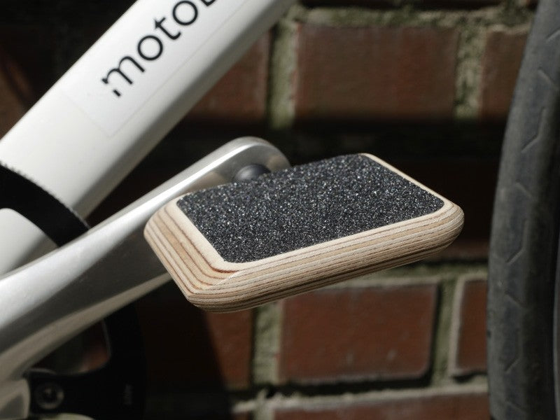 Pedali moto urbani in legno grezzo