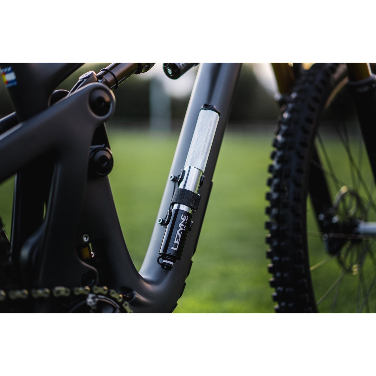 Pompe à main Lezyne Grip Drive HV