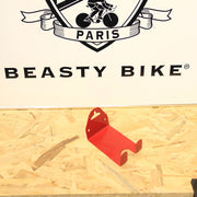 Wandmontierter Fahrradträger mit Pedalbefestigung