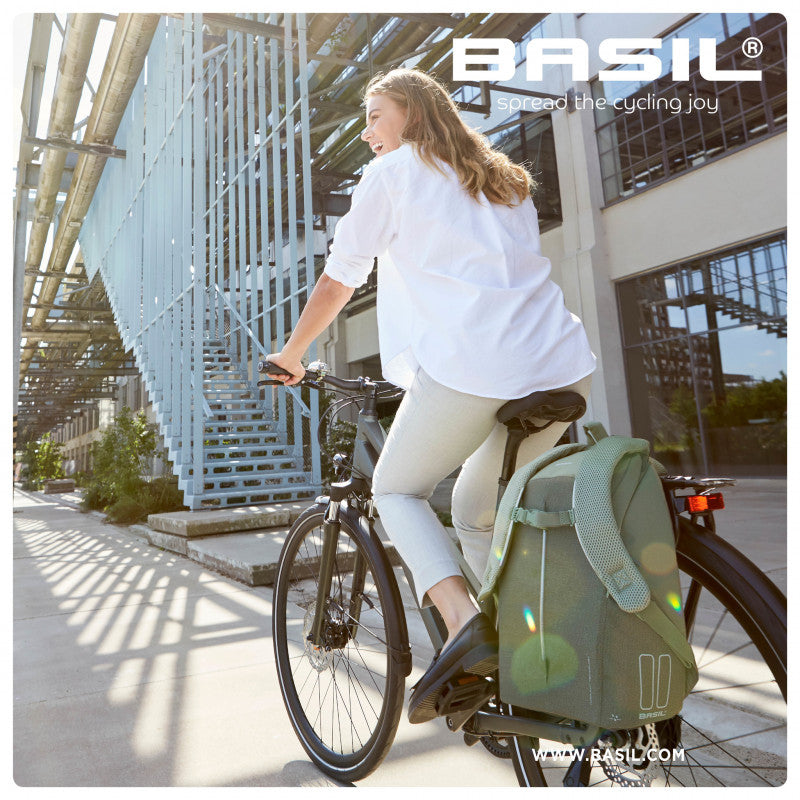 Sacoche / Sac à dos vélotaf à LED Basil B-Safe Commuter - 13 L