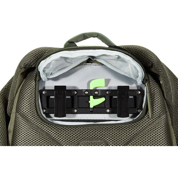 Sacoche / Sac à dos vélotaf à LED Basil B-Safe Commuter - 13 L
