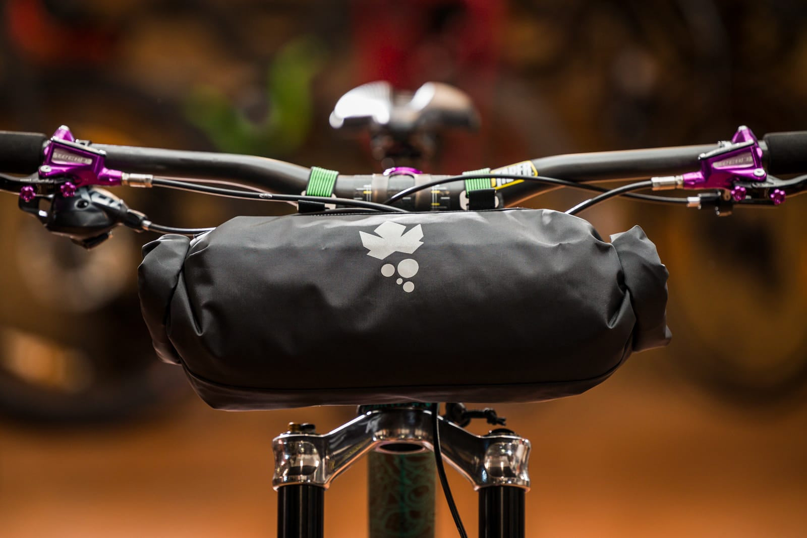 Miss Grape Tendril 4.10 Road WP Lenkertasche