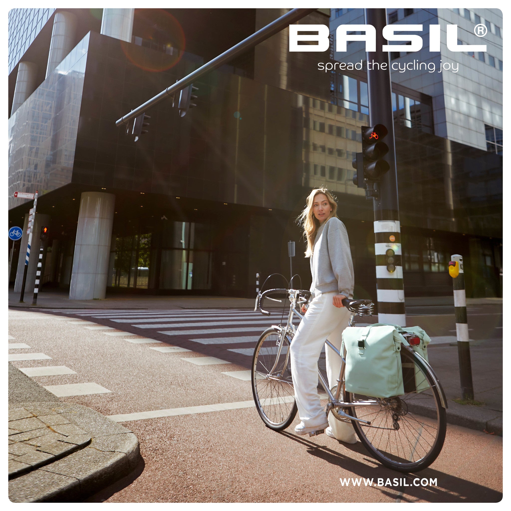Sacoche double vélo à LED Basil SoHo 41L