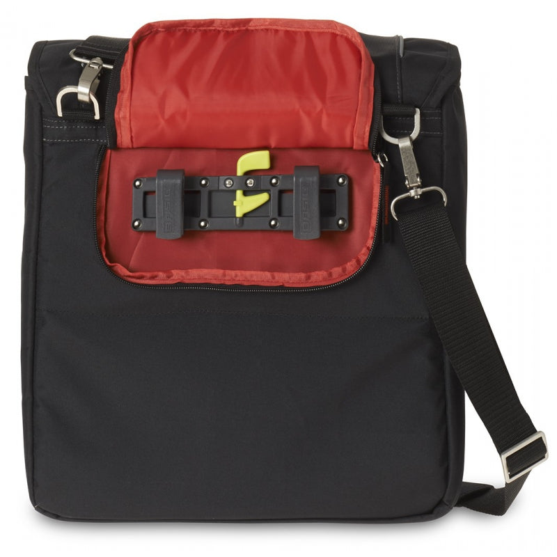 Basil Sport Design 18L bike bag + waterproof cover