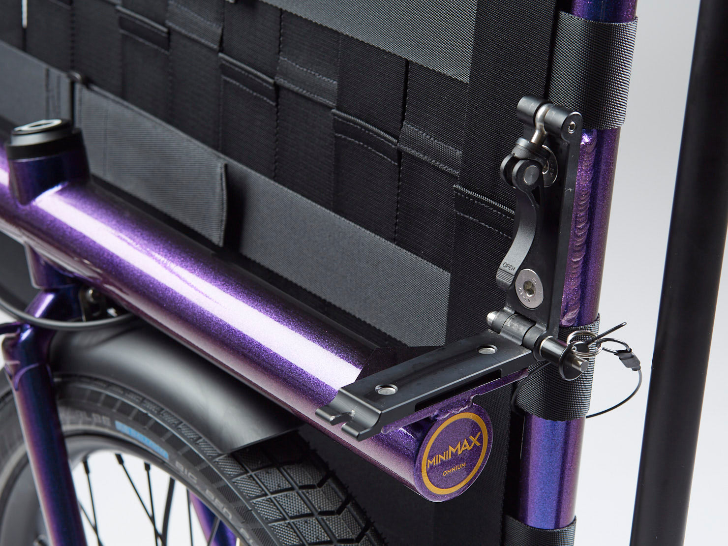 Support inclinable pour plateforme avant Omnium