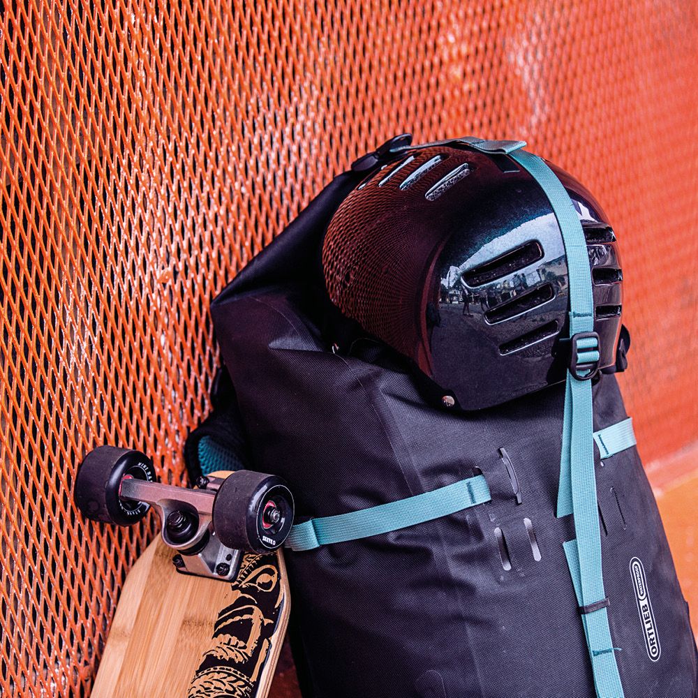 Système de fixation casque pour sac Ortlieb Atrack