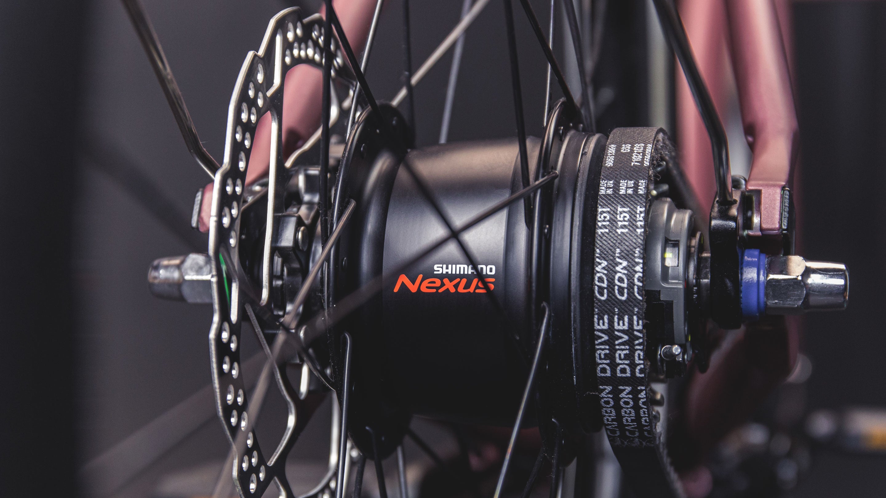 Bicicleta de carga urbana Schindelhauer Gustav Moonlight Rose de edición limitada