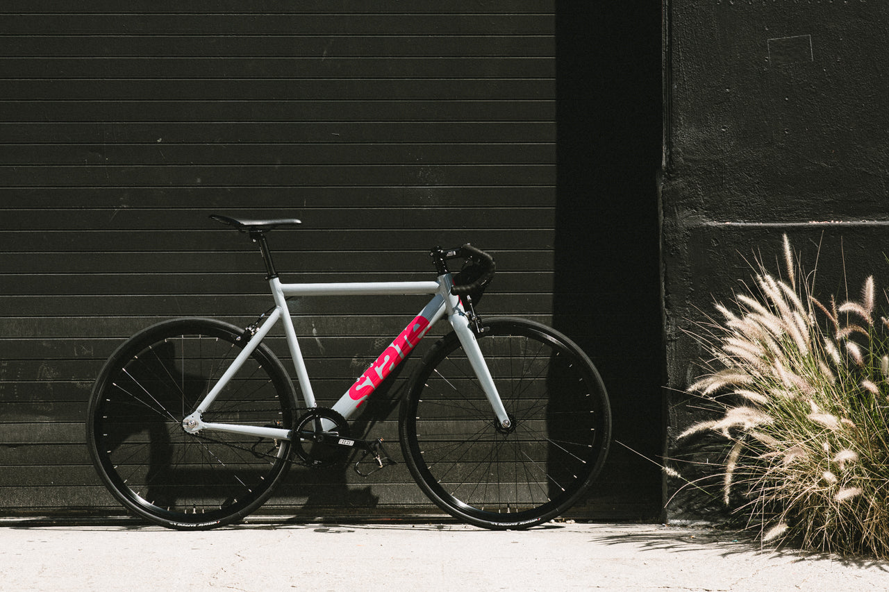 Vélo fixie / singlespeed State Bicycle 6061 Black Label v3