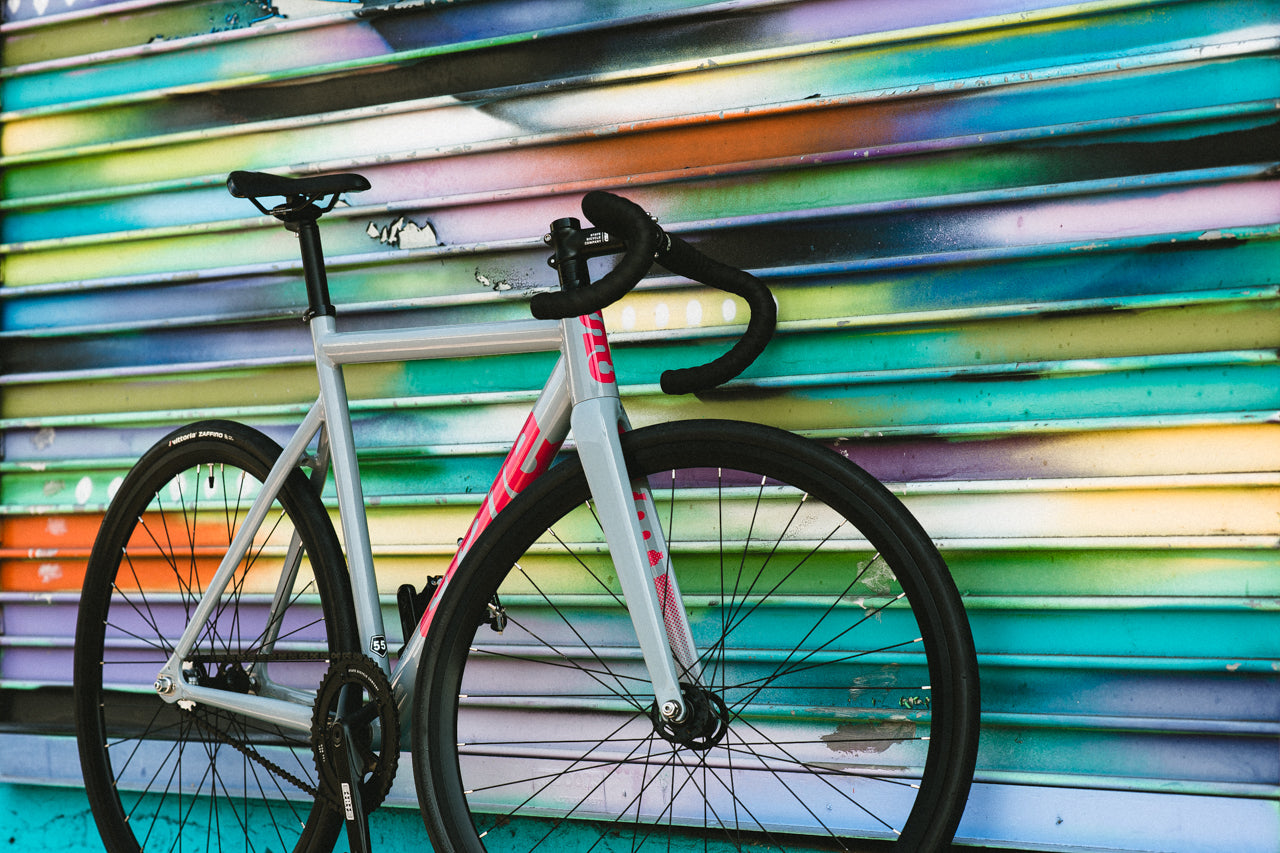 Vélo fixie / singlespeed State Bicycle 6061 Black Label v3