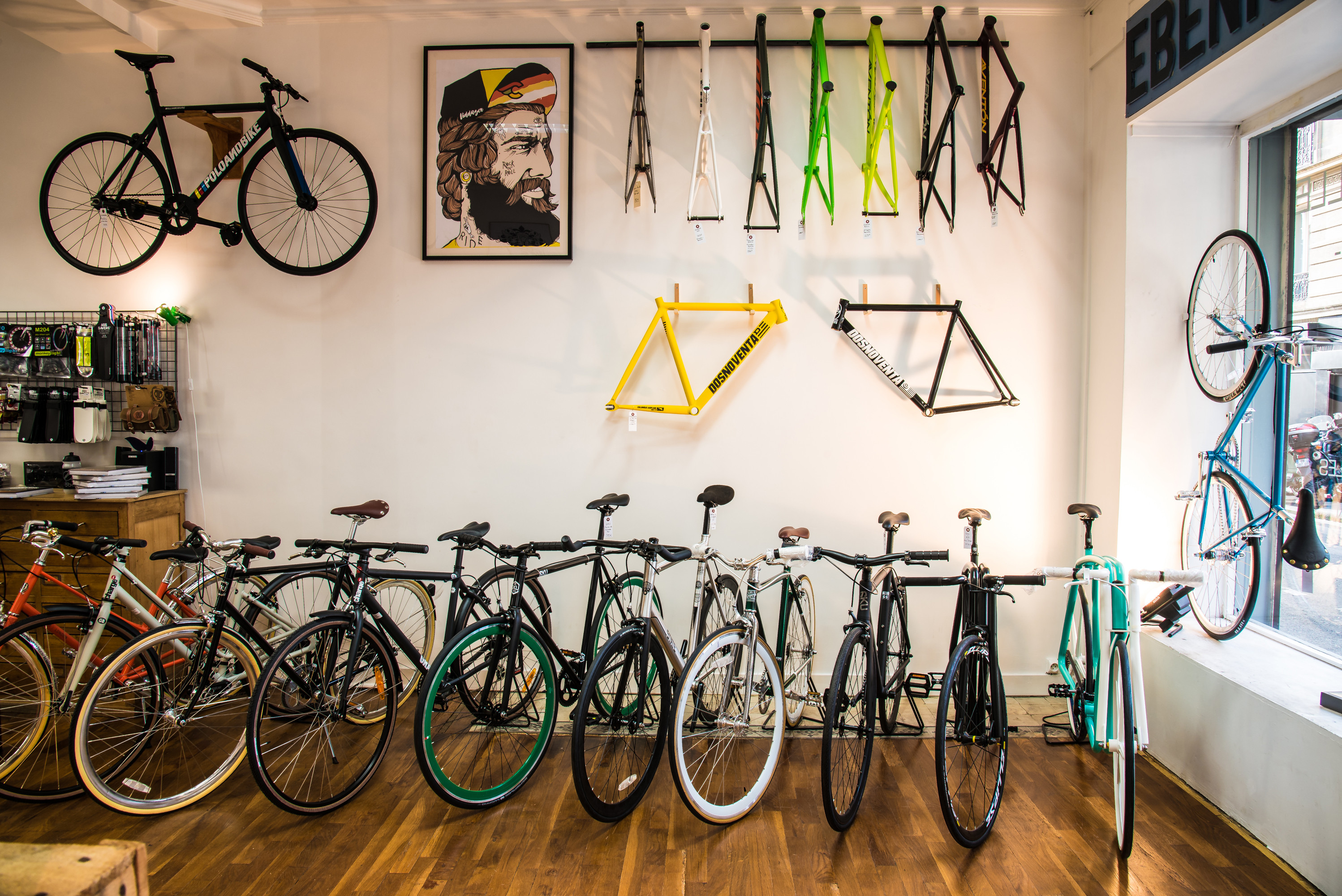 Velo pro shop. Bicycle Store. Bike shop Кольчугино магазин велосипед. Байсикл магазин. Веломагазин Camper Bikes.